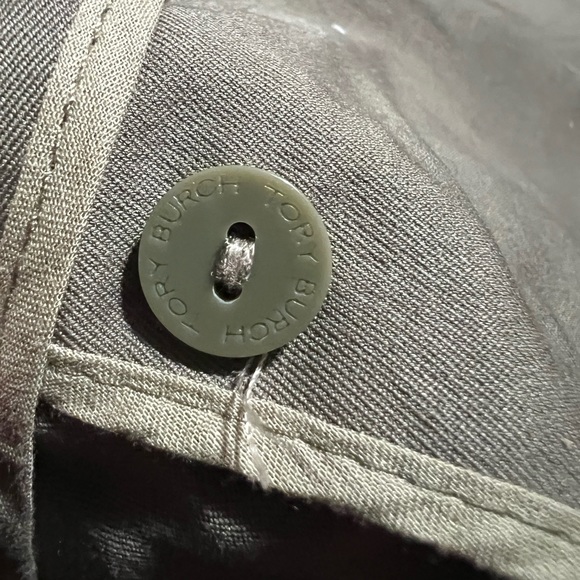 Tory Burch skirt. - Picture 5 of 10